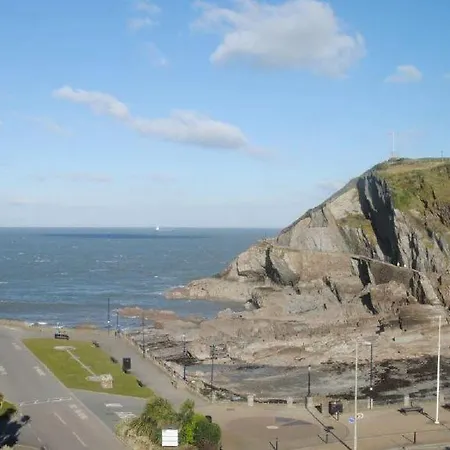 2 The View Apartments Ilfracombe - Seafront, Parking, Lift, Ev Exterior photo