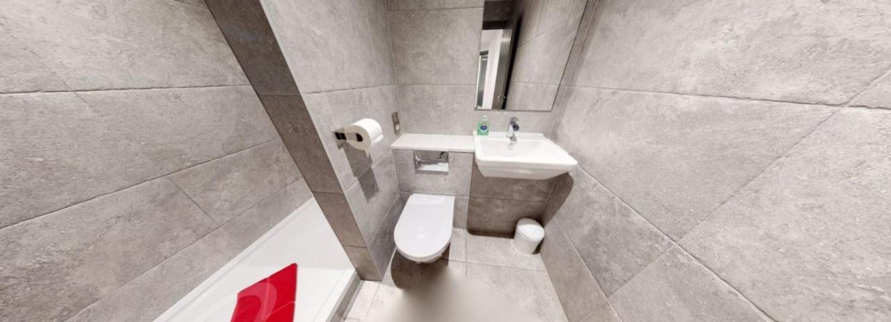 2 The View - Seafront, Parking, Lift, Ev Apartment *