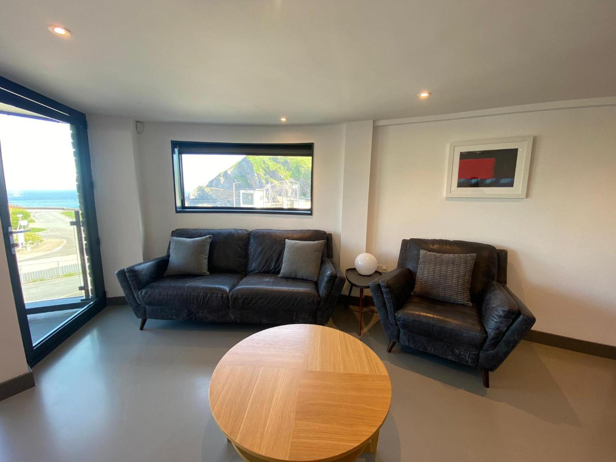 Apartment 2 The View - Seafront, Parking, Lift, Ev